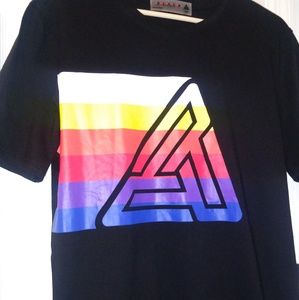 Black pyramid tee